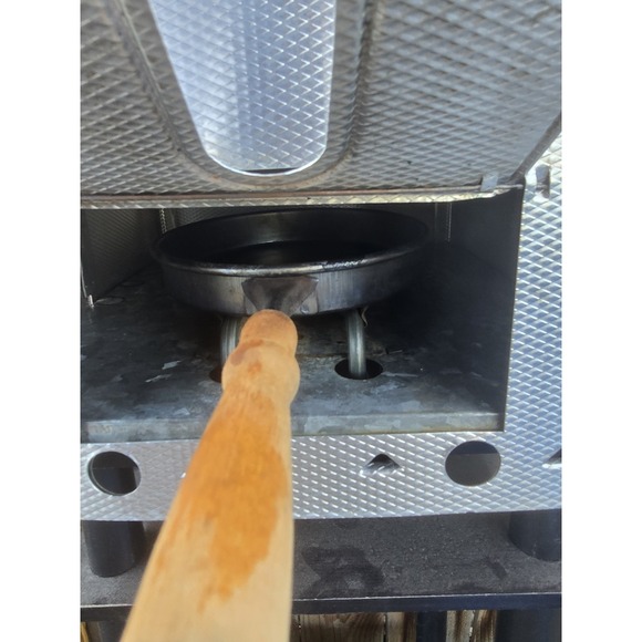 Vintage Little Chief Home  Electric Smoker With Racks Pan Wood Chips - Picture 15 of 16